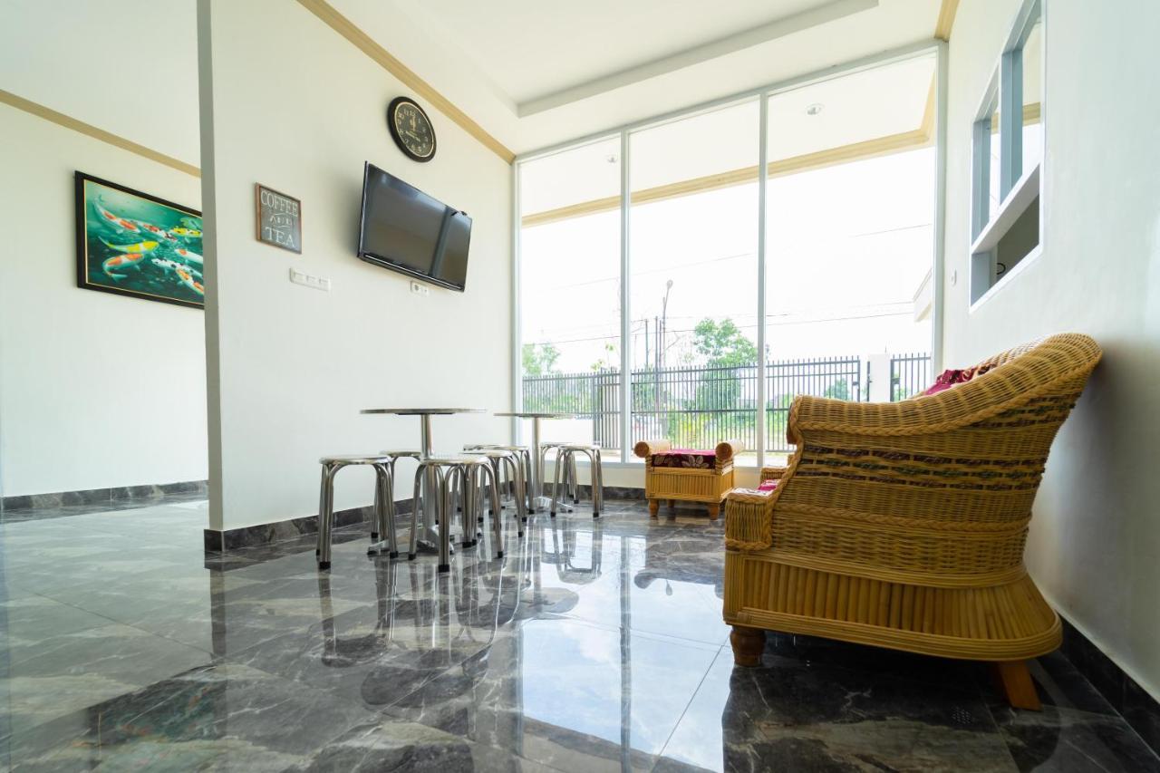 Reddoorz Near Griya Agung Palembang Hotel Talang Kelapa Екстериор снимка