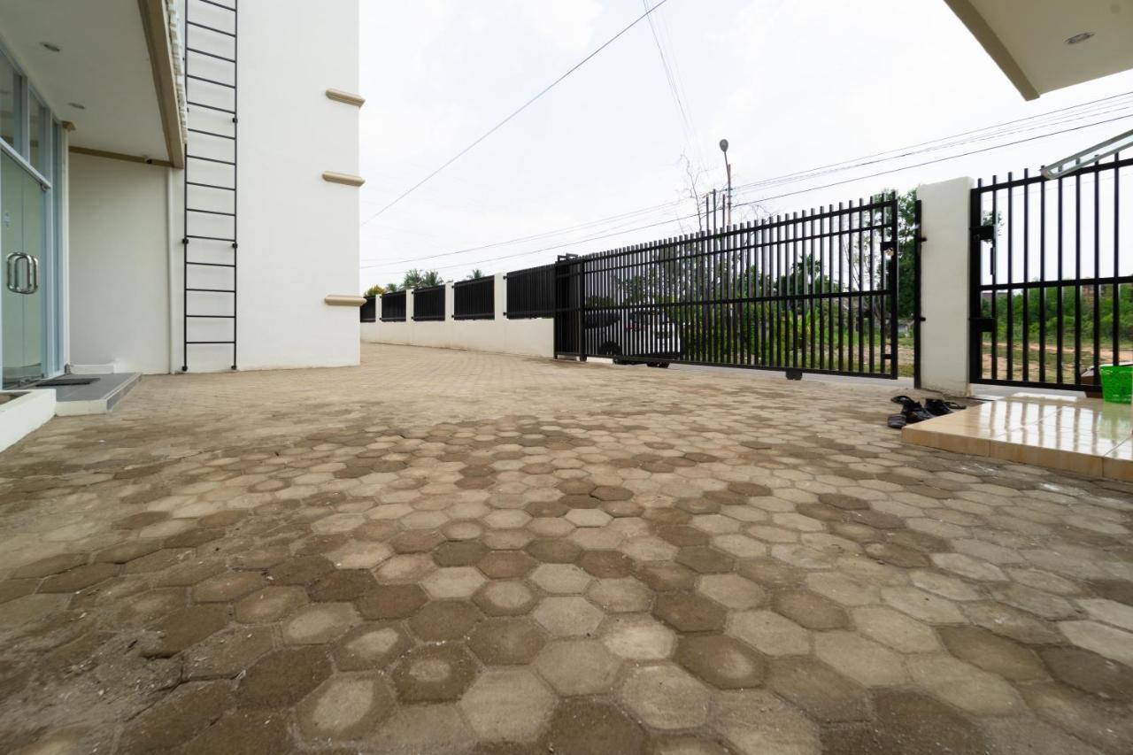 Reddoorz Near Griya Agung Palembang Hotel Talang Kelapa Екстериор снимка