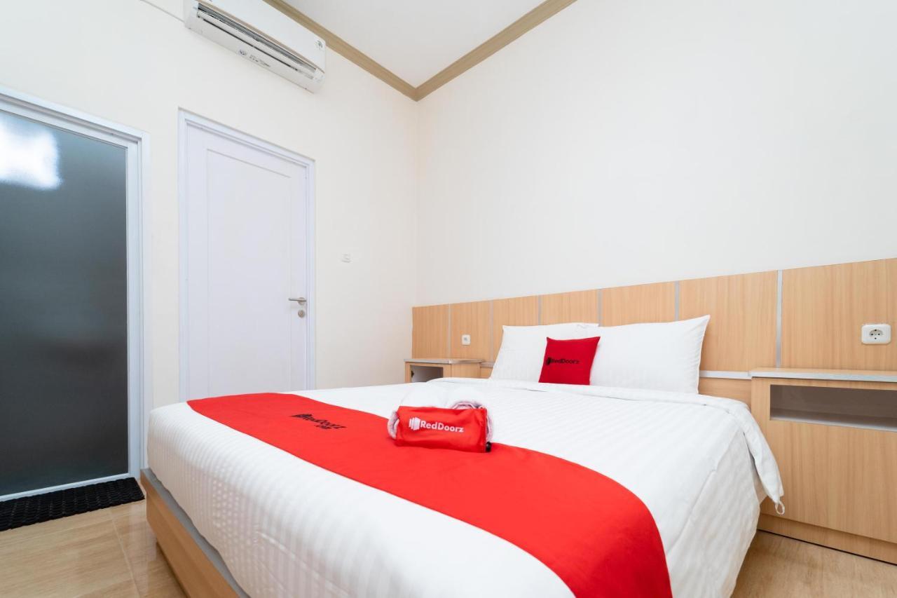 Reddoorz Near Griya Agung Palembang Hotel Talang Kelapa Екстериор снимка